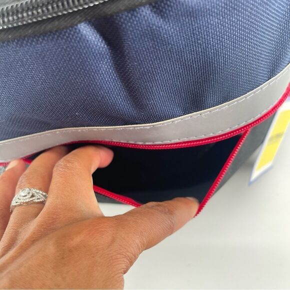 High Trails Equipment Boy’s Oxford Blue/Black/Crimson Reflective Backpack Large - Picture 9 of 16